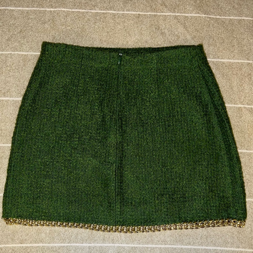 Zara Emerald Green Mini Skirt with Gold Chain Hem - Picture 4 of 4
